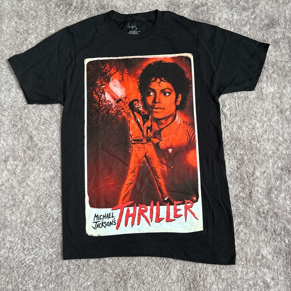 Hot Topic Black and Red Short Sleeve Tees